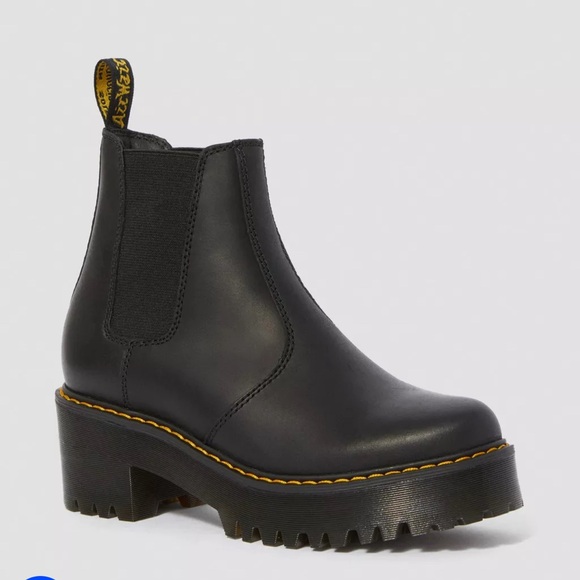 Dr. Martens ROMETTY WYOMING LEATHER
CHELSEA BOOTS - Picture 1 of 6